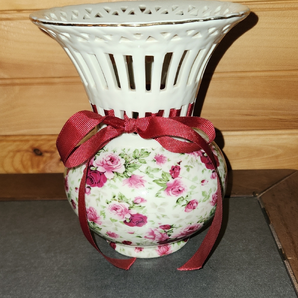 JK Designs White and Pink Floral Vase with Red Ribbon